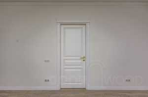 Класичні білі двері з ясеня Фабрики DOORWOOD