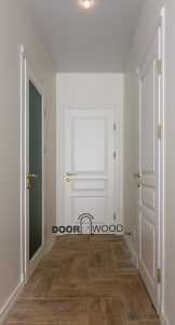 Класичні білі двері з ясеня Фабрики DOORWOOD