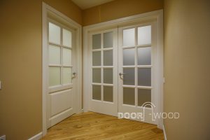 The door is clear in the classic style of DoorWooD