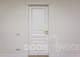 Классическая межкомнатная дверь из ясеня с порталом, фигурный наличник, плинтус. двери из ясеня, двери дорвуд харьков. doorwood