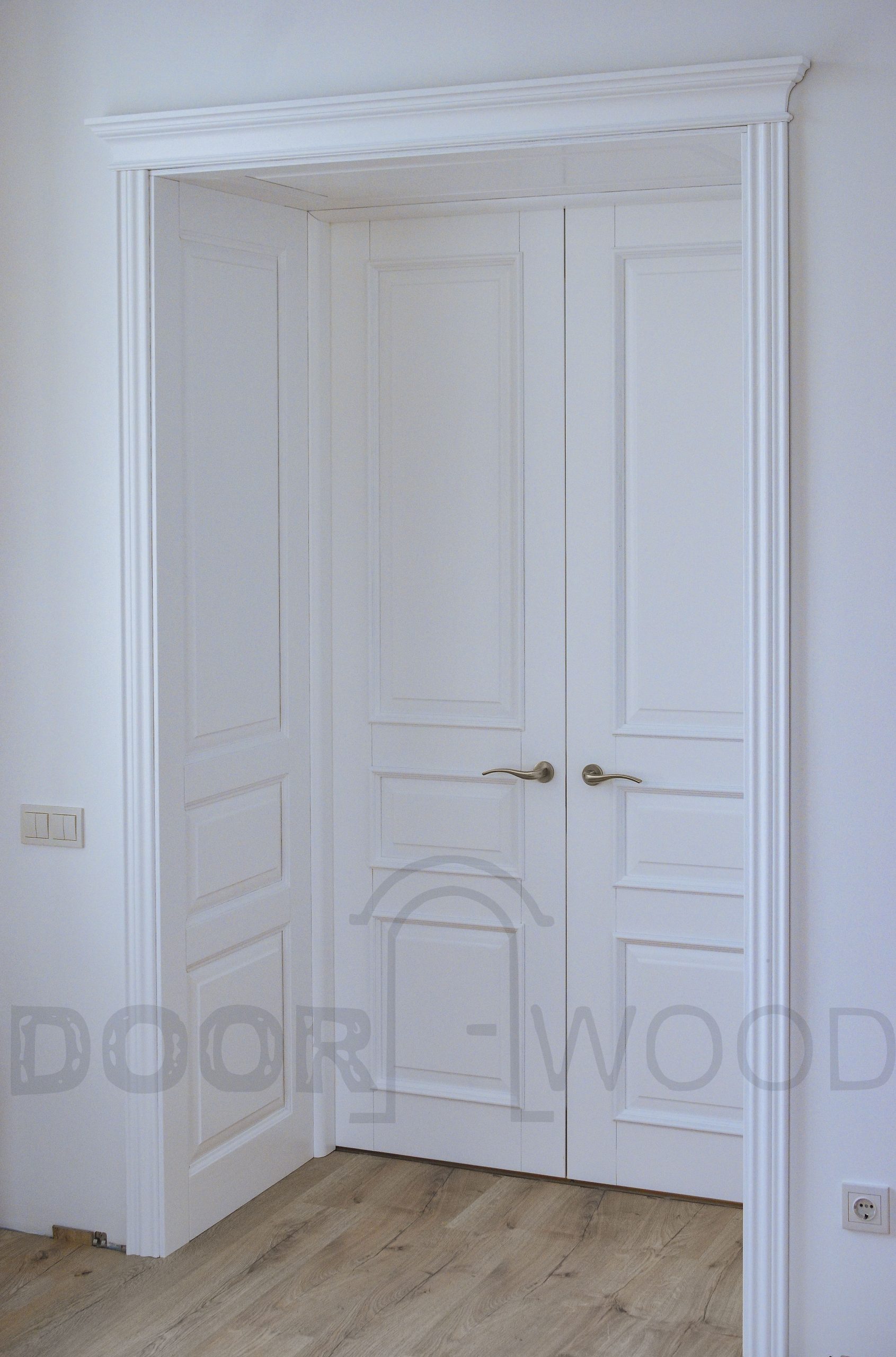 Классические белые двери Optima 1.1 Фабрика дверей DoorWooD22