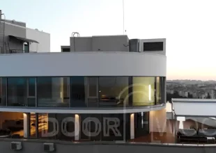 Penthouse with panoramic windows